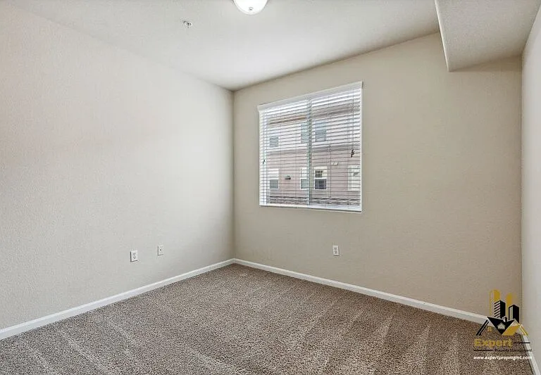 900 Moon Cir #922 — Photo 14