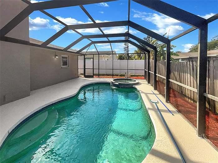 1st image of 5114 Brandeis Cir S
