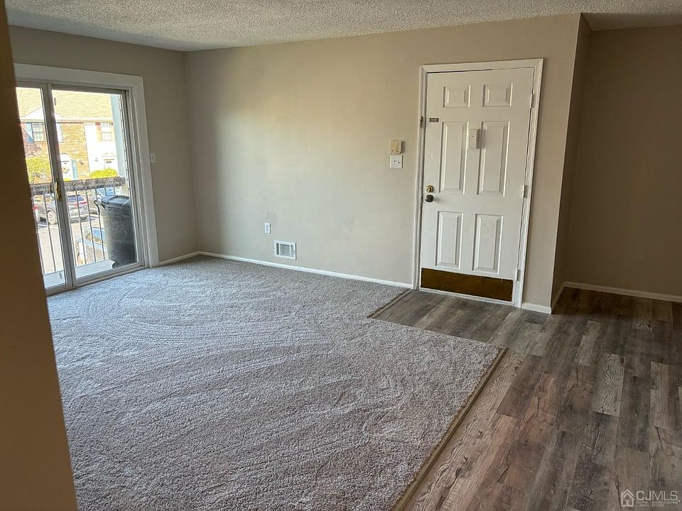 1st image of 496 Danbury Ln