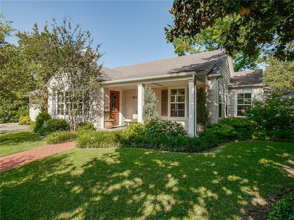 1st image of 208 Crestwood Dr