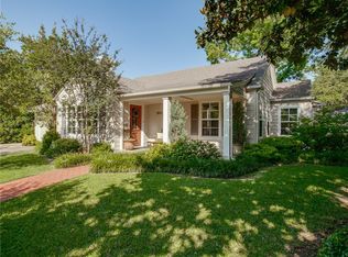 208 Crestwood Dr, Fort Worth, TX 76107
