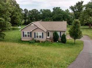 1212 Windsor Ct, Front Royal, VA 22630