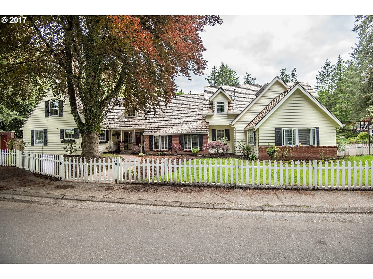 17014 SW Rivendell Dr photo 1