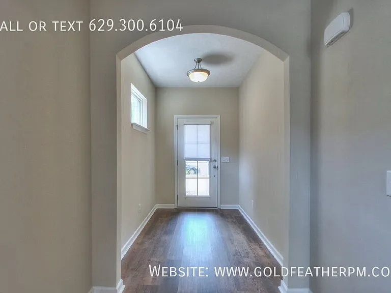 126 Trenton Ln — Photo 12