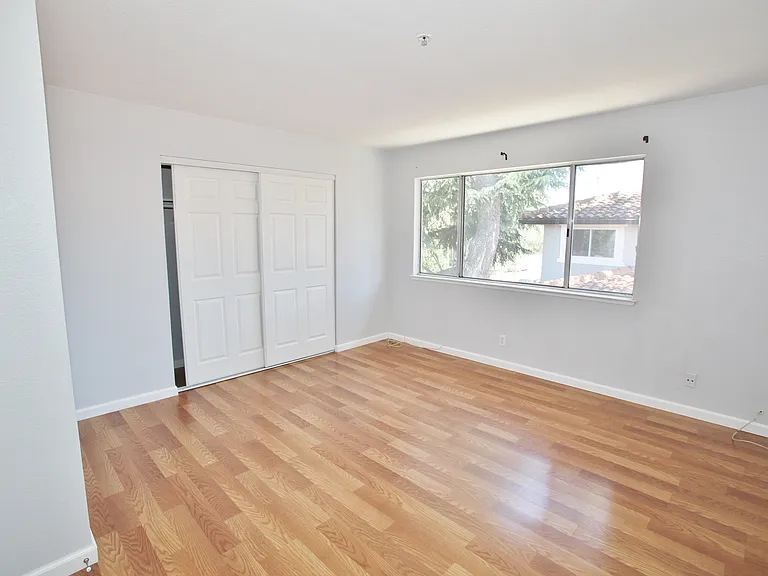 1821 Hill Ave #1 — Photo 11
