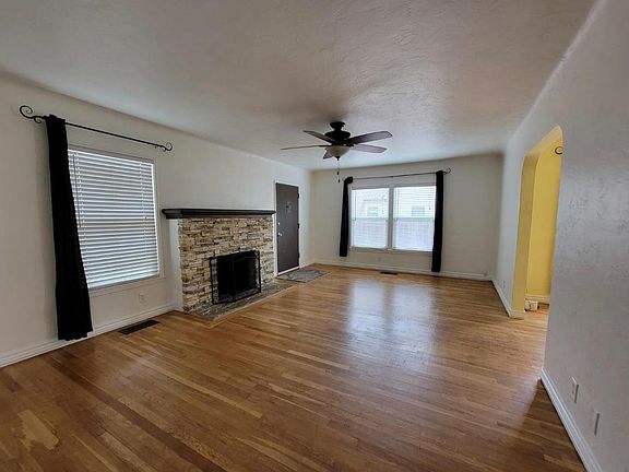 4th image of 1443 N Farris Ave