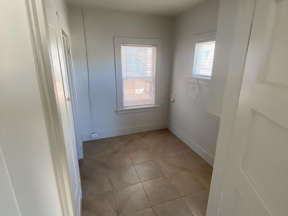 1st image of 514-518 W Macarthur Blvd #17352317