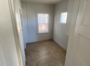 (208) W. MacArthur Blvd., Oakland, CA 94609