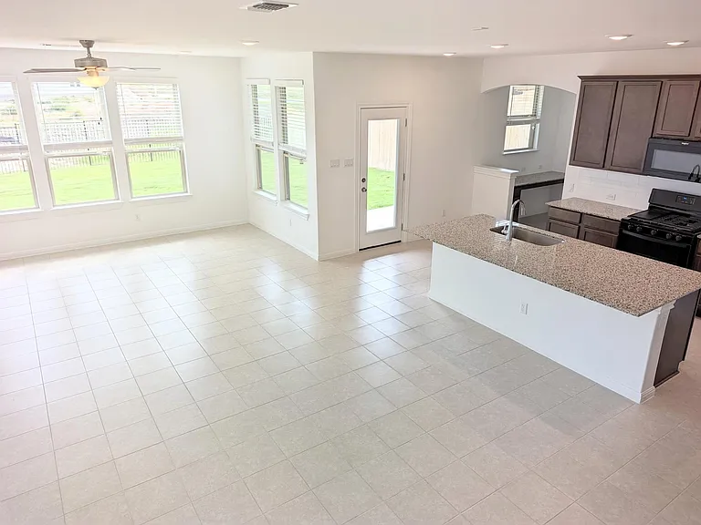 221 Sand Lily Ln — Photo 15