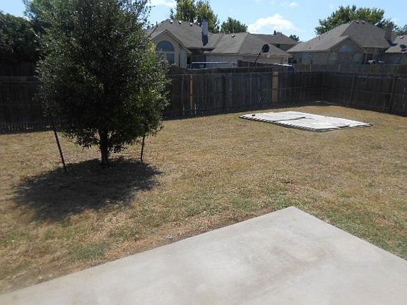 4th image of 1128 Oxford Dr