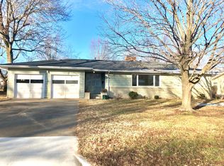 1909 E Greenwood St, Springfield, MO 65804
