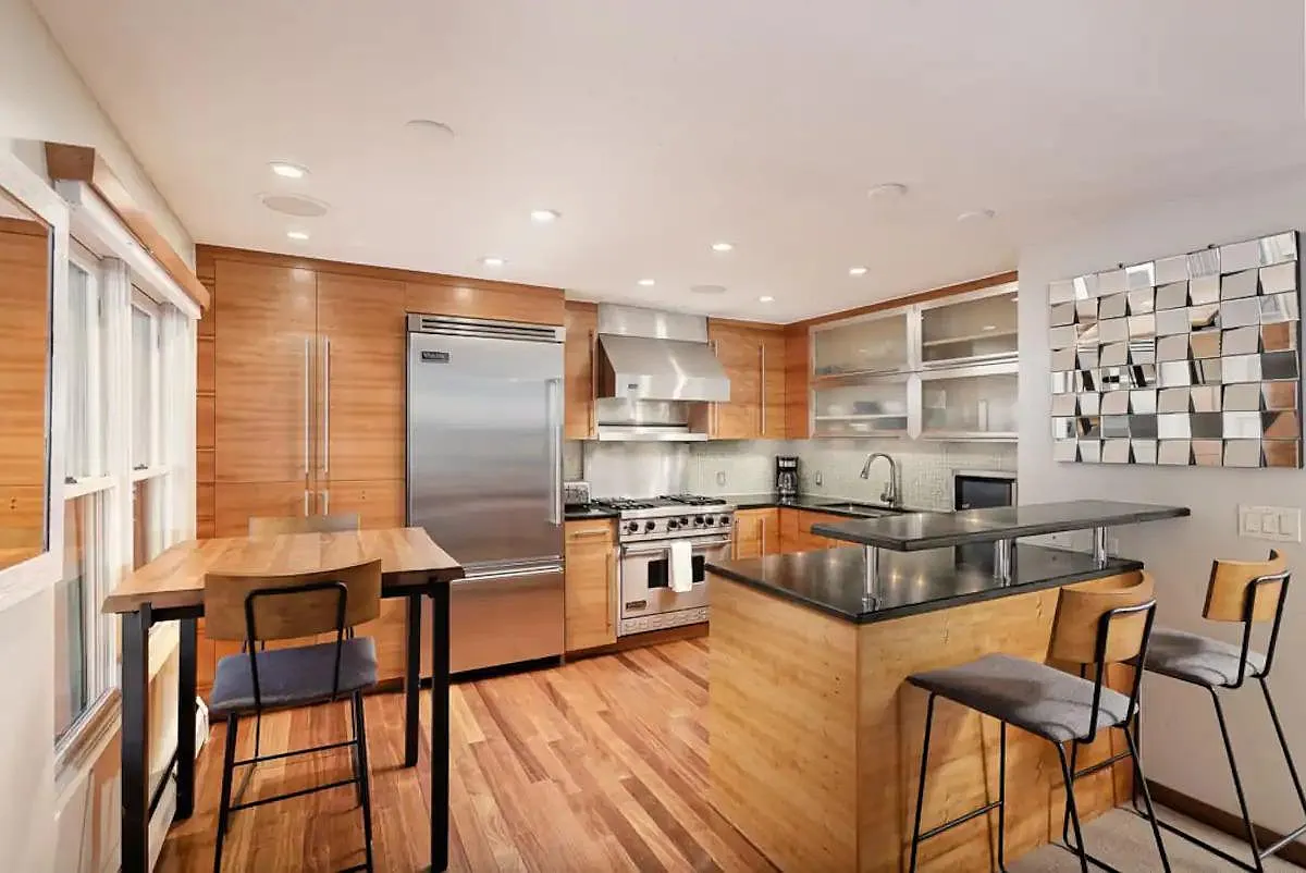2 bed, 814 sqft, $19,500 — Photo 1