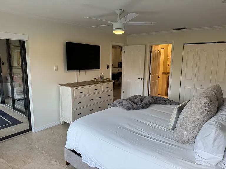 1800 Mariner Dr #6 — Photo 16