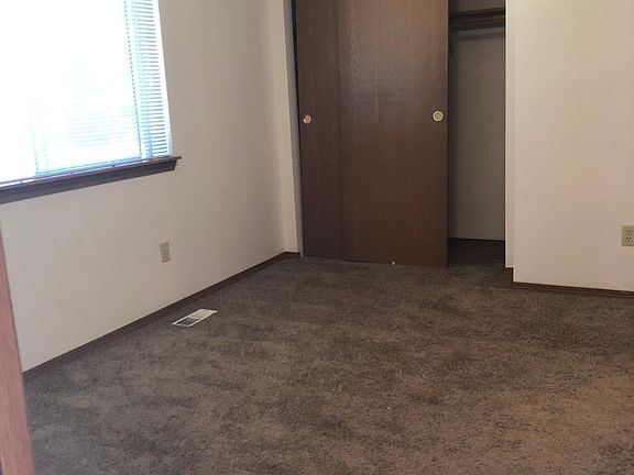 5th image of 13910 107th Avenue Ct E