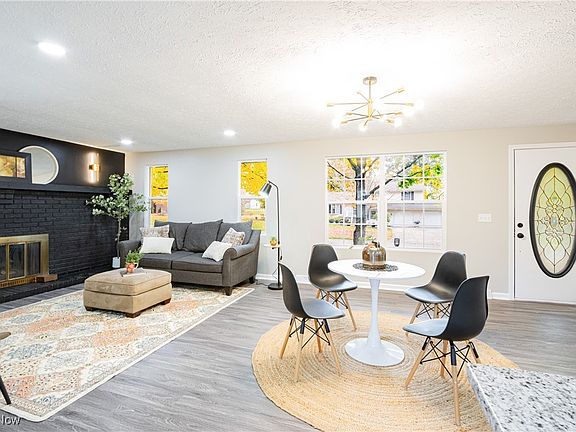5th image of 1067 Birchtree St