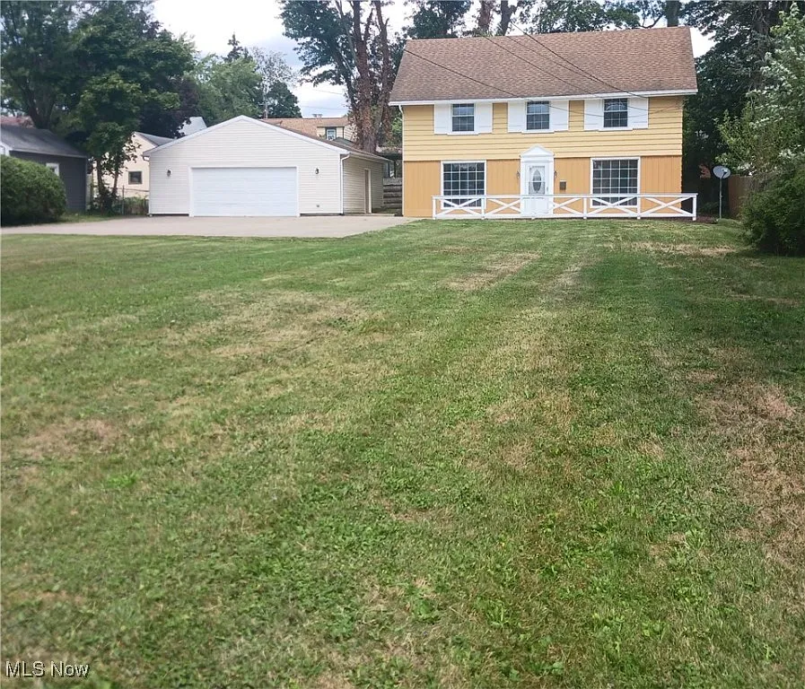 82 Terrace Dr photo 1