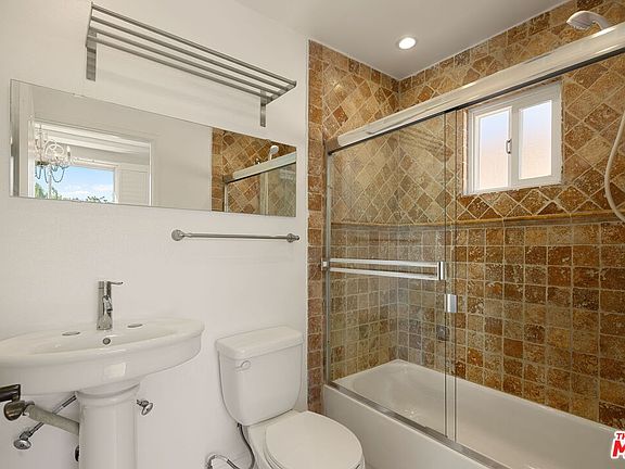 5th image of 4128 Whitsett Ave APT 107