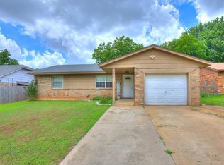 332 Crest Ln, Noble, OK 73068