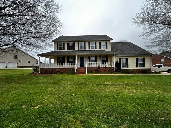 310 Saddlebred Dr, Pelzer, SC 29669