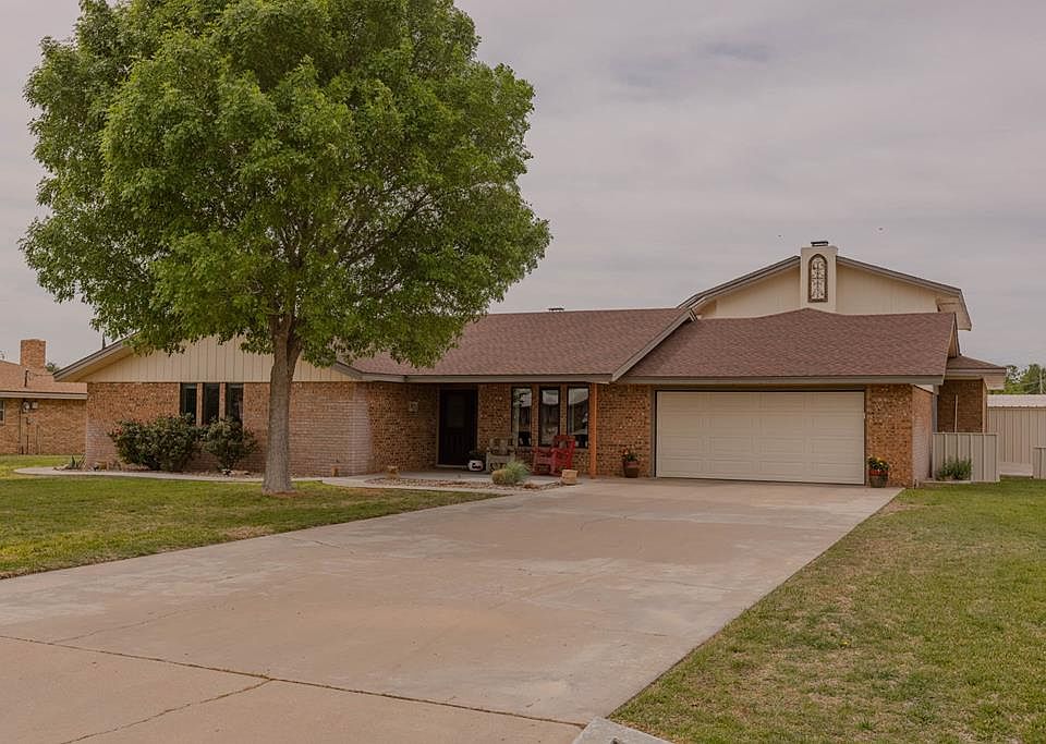 1st image of 833 Oxford Dr