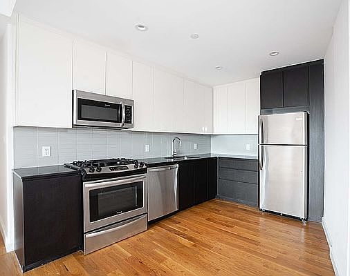 1st image of 3143 Vernon Blvd Unit 809