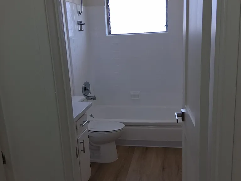 7245 Franklin Avenue — Photo 16