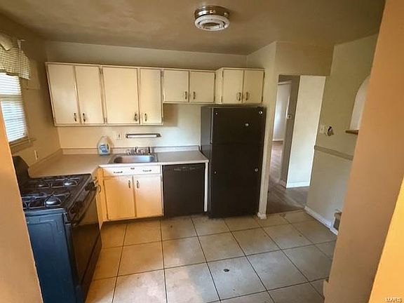 4th image of 923 Highmont Dr