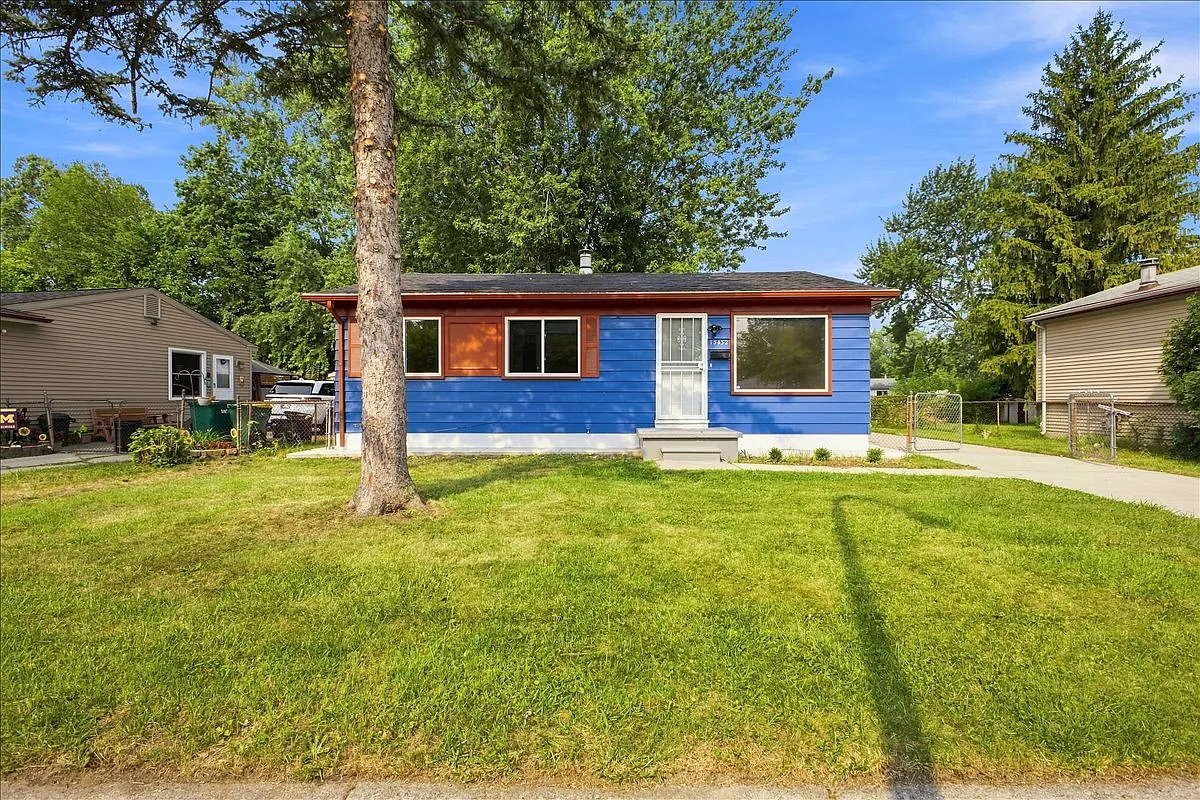 3 bed, 816 sqft, $1,600 — Photo 2