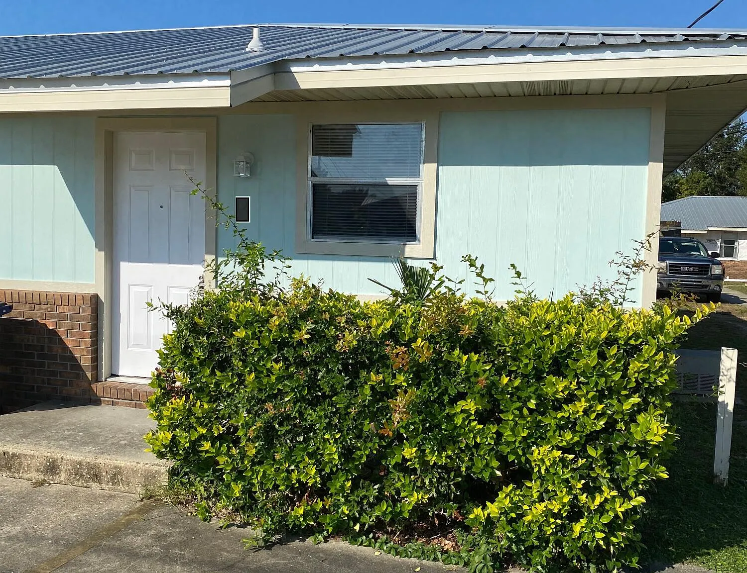 2 bed, 900 sqft, $1,000 — Photo 1