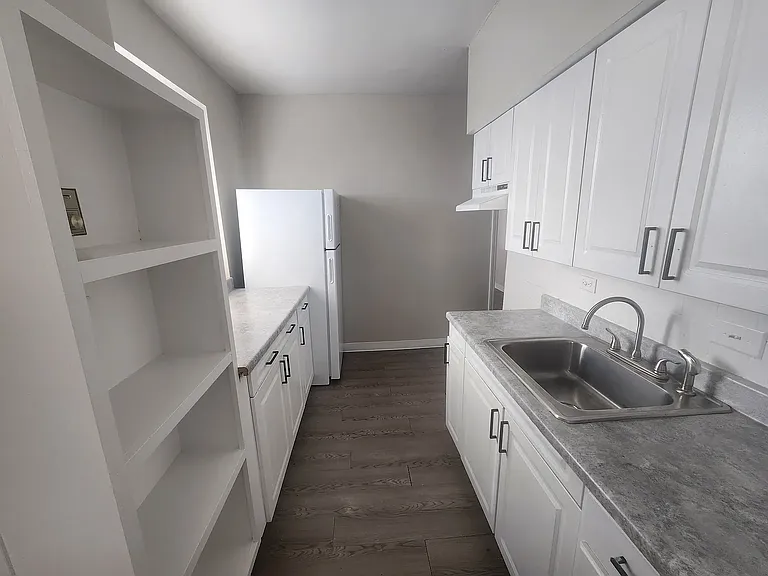 Ashley Towers — Photo 6