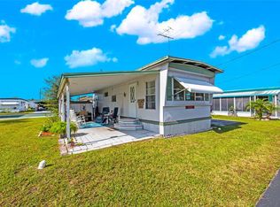 6101 Harriet St, Zephyrhills, FL 33542