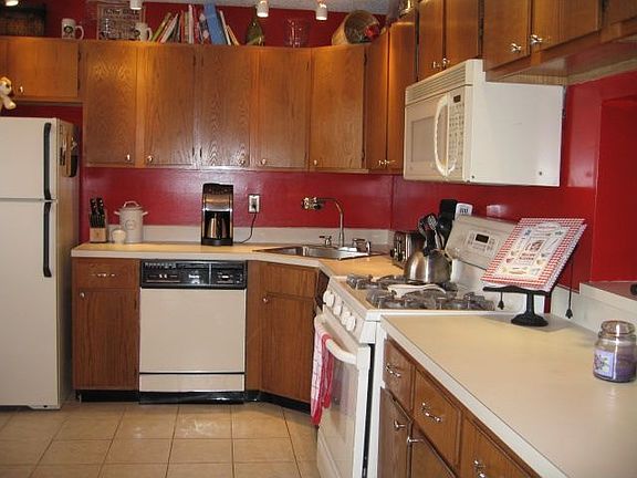 Sunny Eat in Kitchen