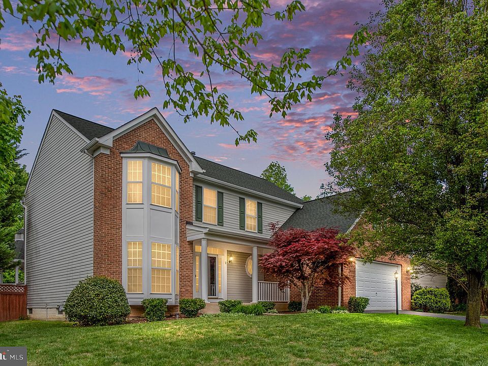1st image of 2 Kinross Dr