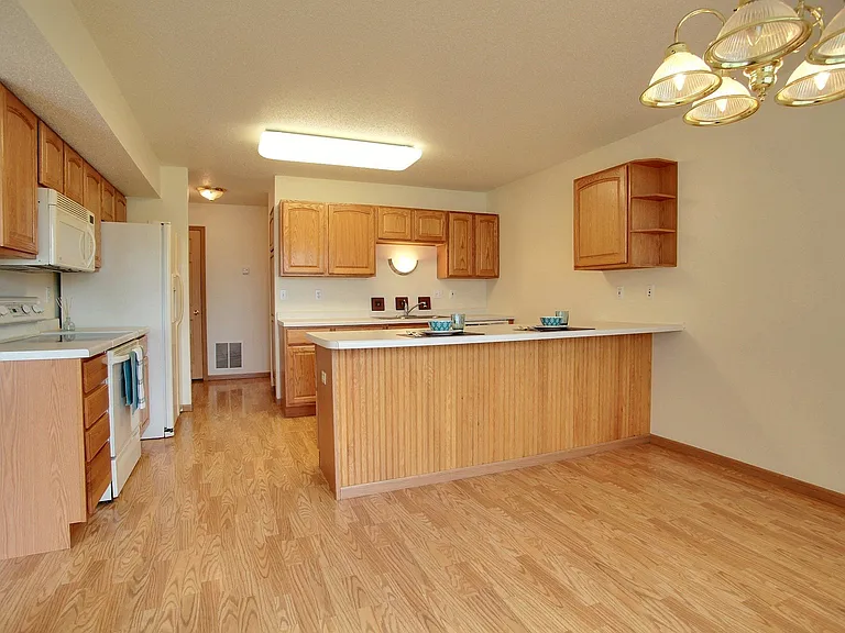 Fargo, ND Charleswood Townhomes | Kitchen