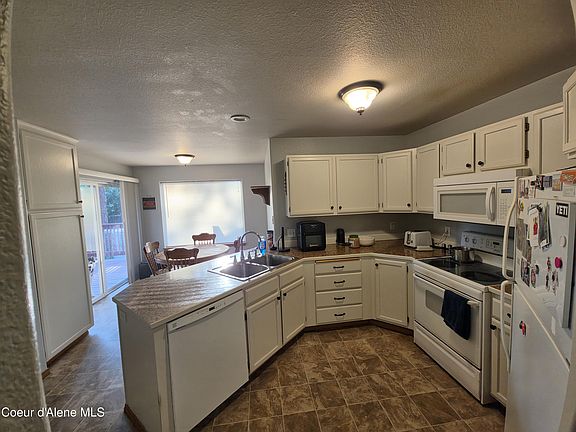2nd image of 106 S Riverwood Ct