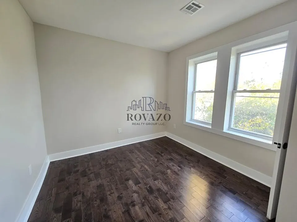 2 Bedrooms at 190 N Park St #10, East Orange NJ — photo 3