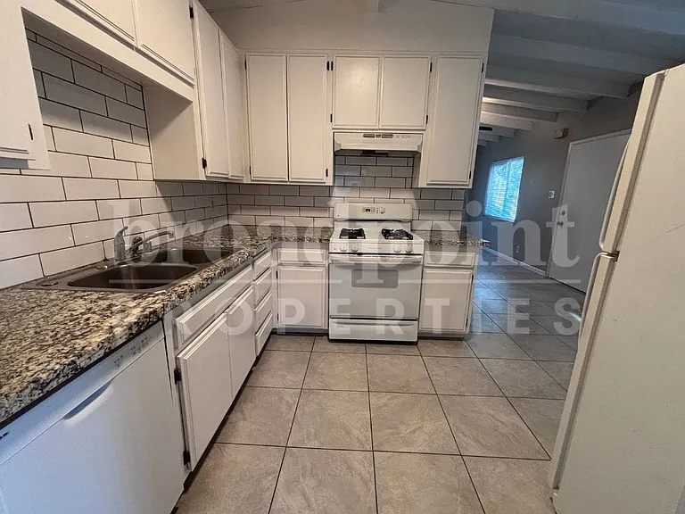 653 E 3rd Ave #1 — Photo 6