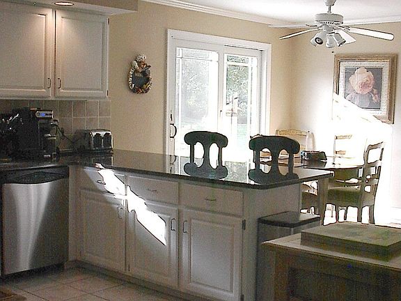 5th image of 412 Gwynedd Valley Dr