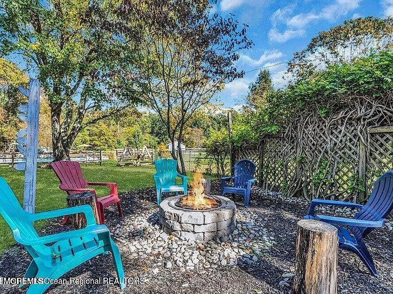 541 Frank Applegate Rd — Photo 30