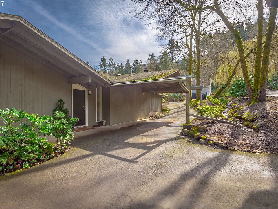 2nd image of 01601 SW Carey Ln