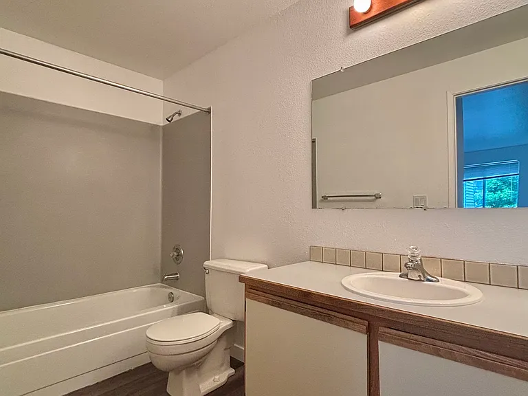 Olympic View Apartments — Photo 30