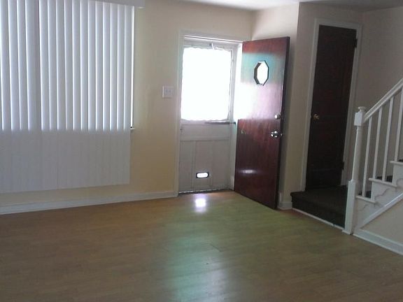 4th image of 4025 Lawndale St