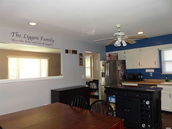 5th image of 143 Carlton Dr E