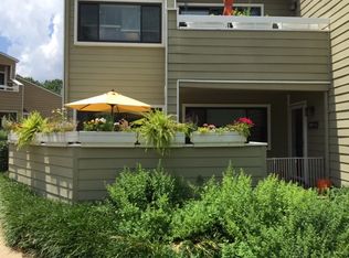 1927A Villaridge Dr, Reston, VA 20191