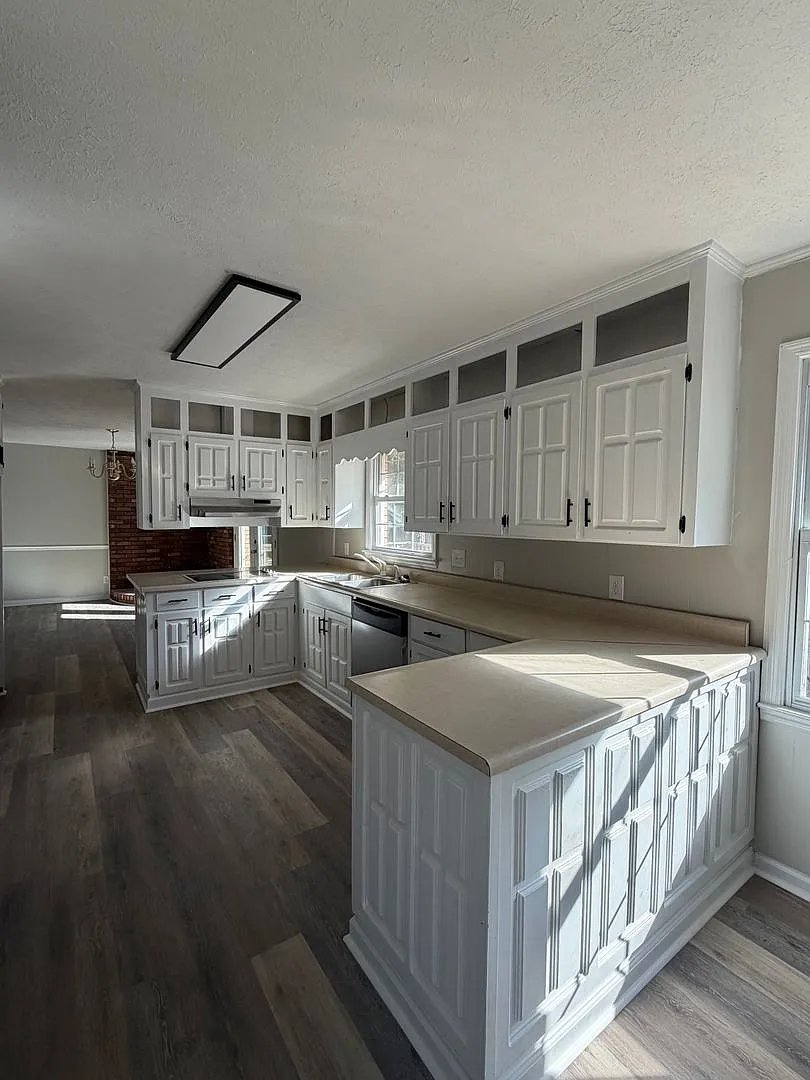 3 Bed 2 Bath House — Photo 1