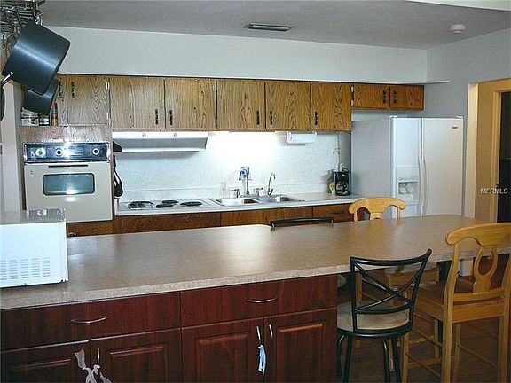 3rd image of 3621 Lei Dr