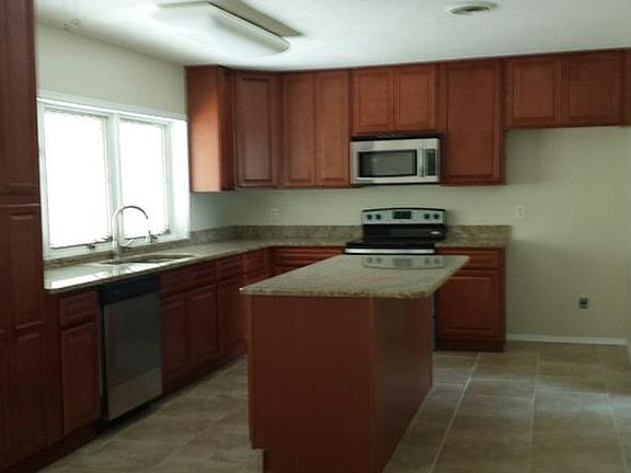 3rd image of 5136 Tangerine Ave