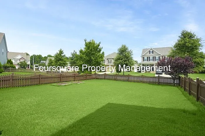 100 Cabot Dr — Photo 7