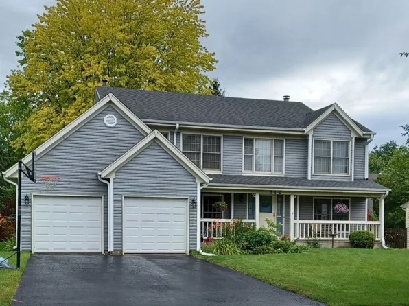 612 Longacre Ln, Island Lake, IL 60042