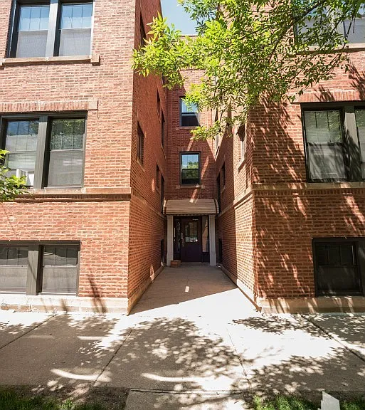 2612 W Gunnison St #1 — Photo 2